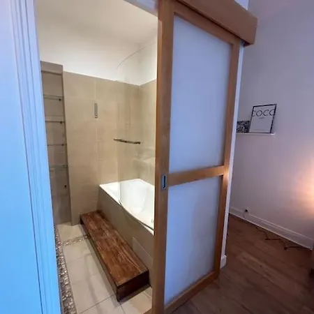 3 Pieces Dans Le Coeur Du 16e Apartment